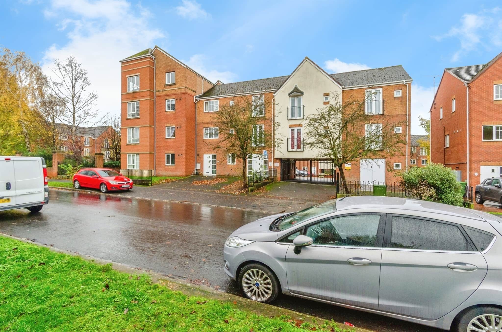 Property at Essington Way, Wolverhampton