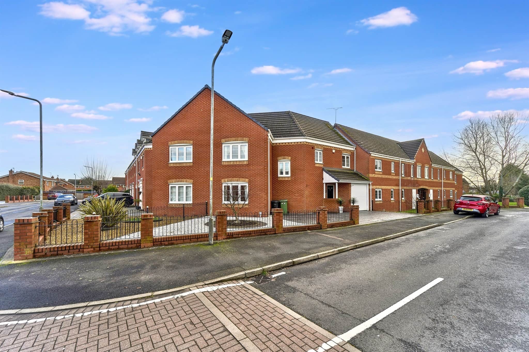 Property at Smallshire Close, Wednesfield, Wolverhampton