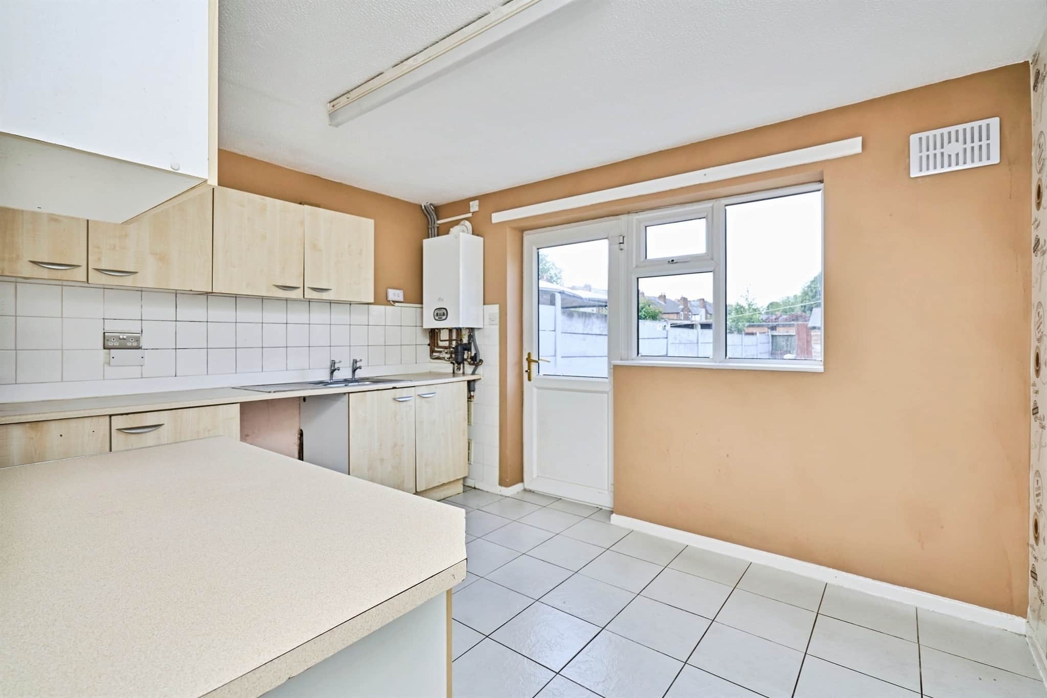 Property at Circuit Close, Willenhall