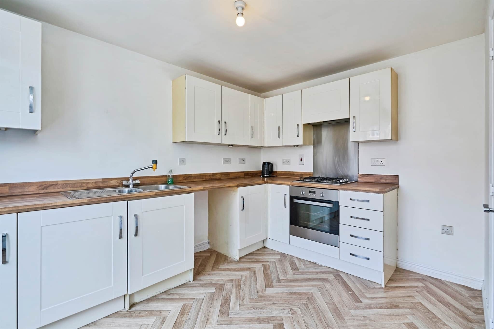 Property at Lakelot Close, Willenhall