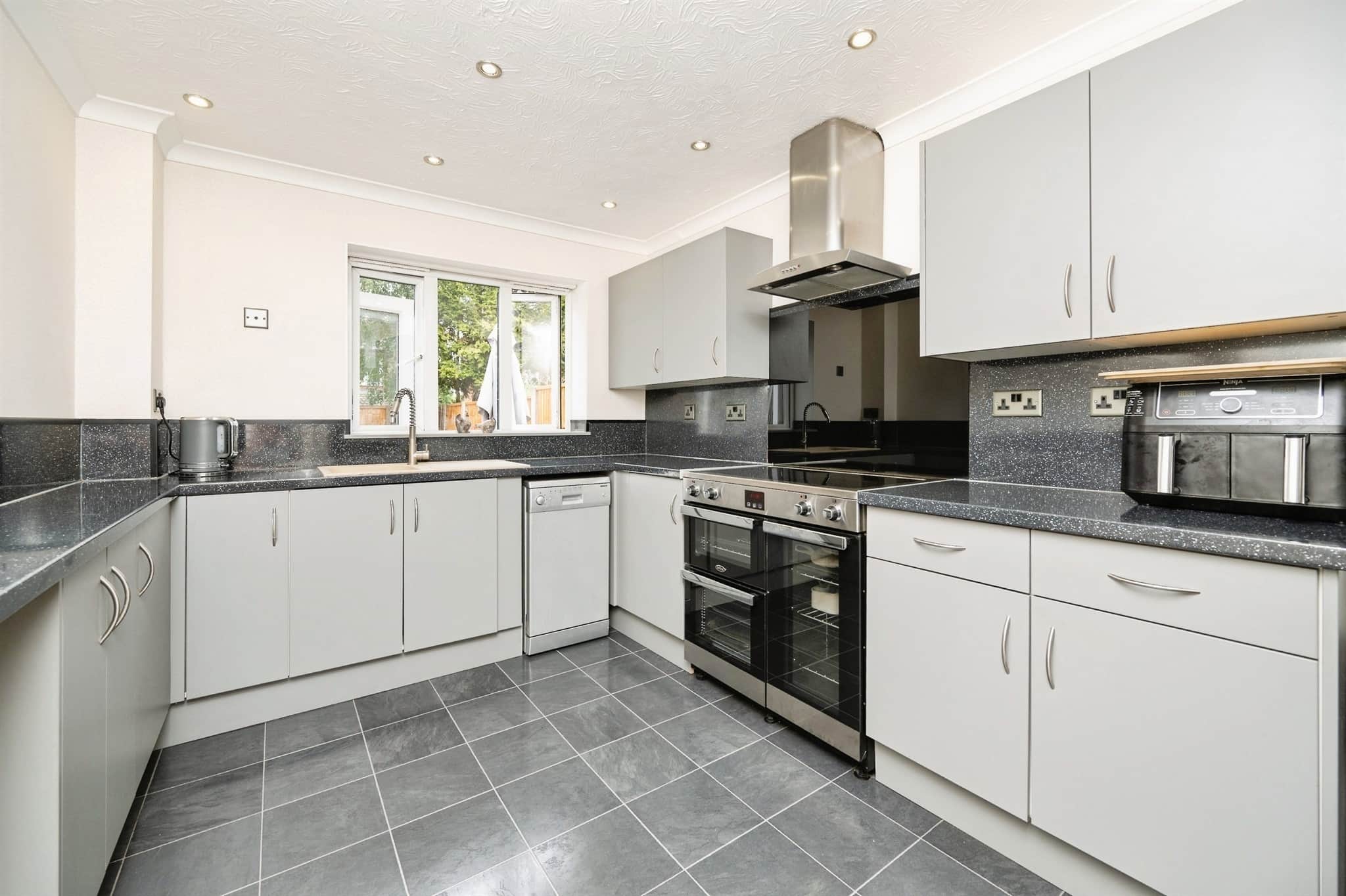 Property at Woodman Close, Wednesbury
