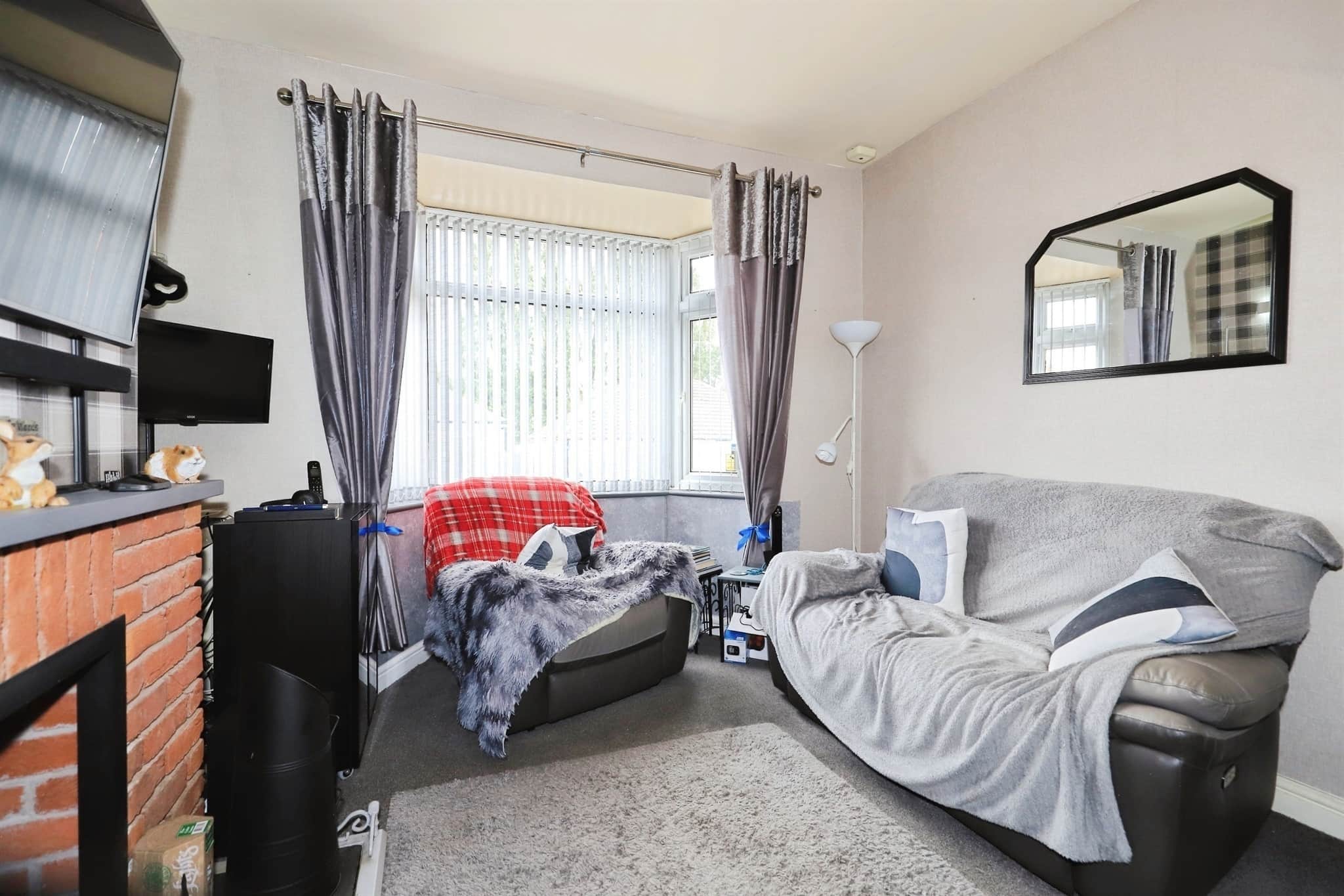 Property at Ward Grove, Wolverhampton
